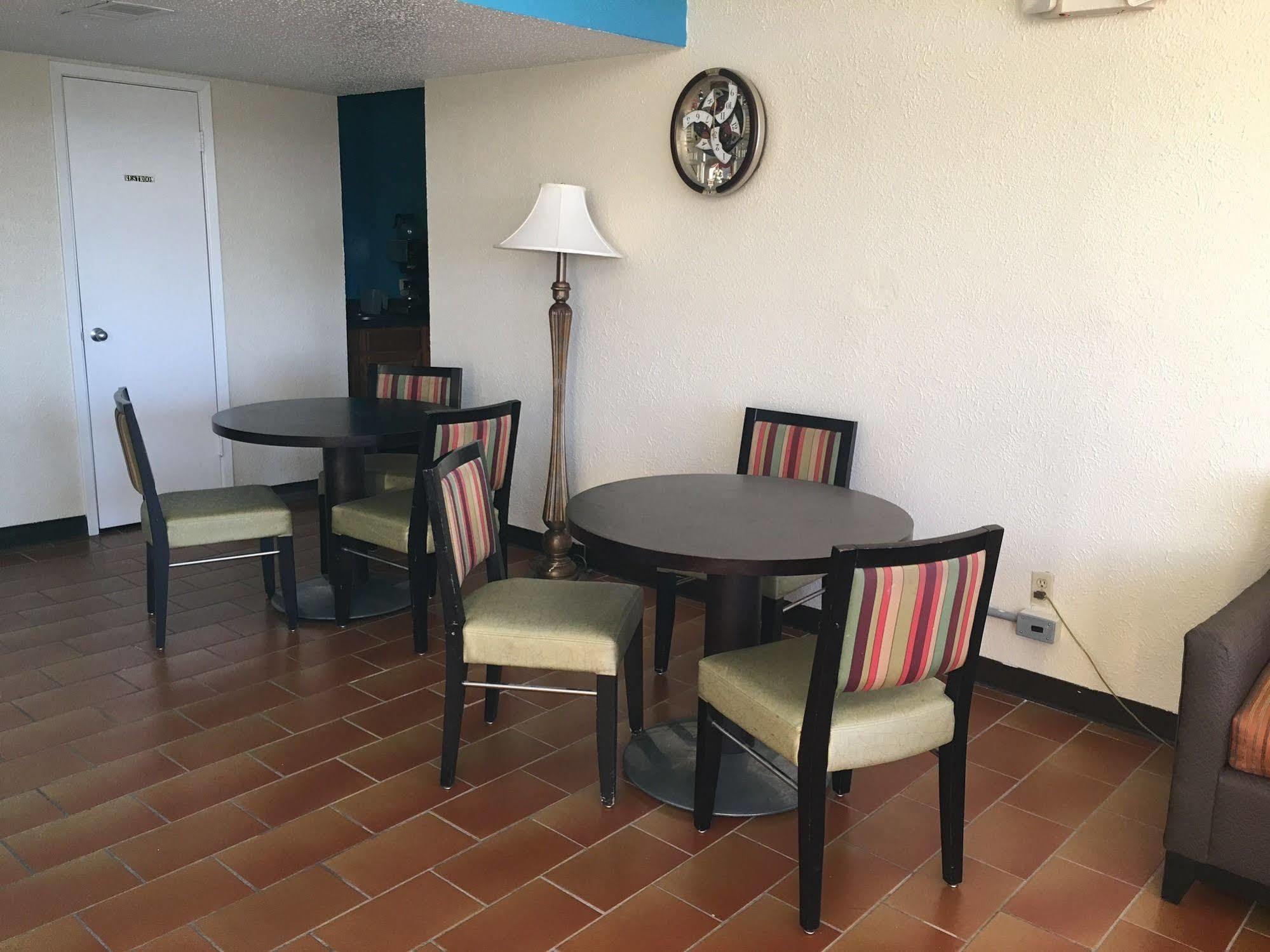Chaparral Motel Порт-Лавака Екстер'єр фото